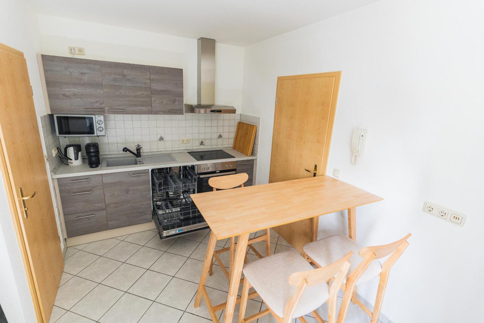 Appartment In Den Weinbergen Bei Mainz - Mit 2X Doppelzimmern, 1X Grosses Wohnzimmer, Bad & Kueche Stadecken-Elsheim Exterior foto